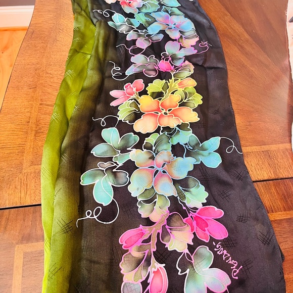 Collection of Five Preloved Branded or Fashion Silk-like Polyester Scarfs (GUC) - Picture 14 of 17